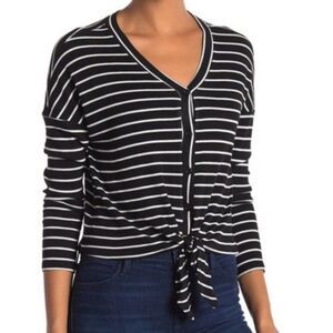 GOOD LUCK GEM Button Thermal Tie Front Top
